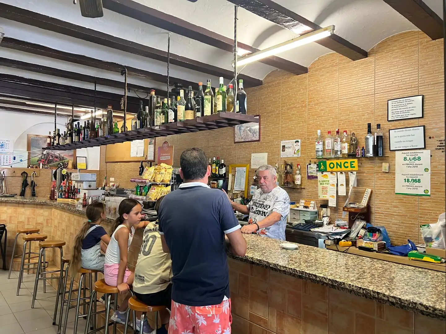 Local en venta en Mont-roig del Camp con Aire acondicionado, Terraza y Amueblado