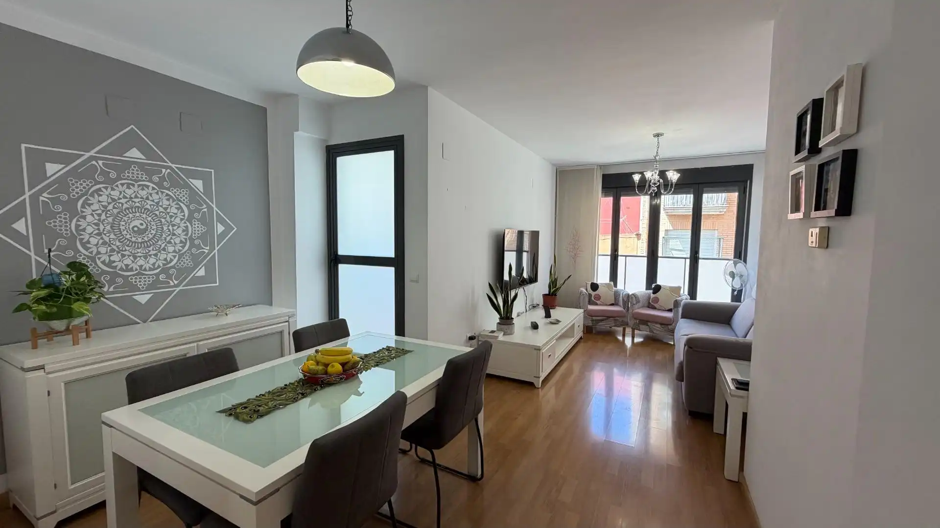 Living room of Flat for sale in Valencia  with Air Conditioner, Heating and Parquet flooring