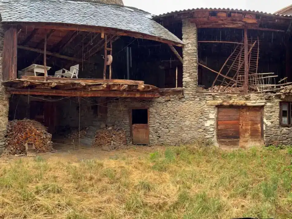 Vista exterior de Finca rústica en venda en La Guingueta d'Àneu