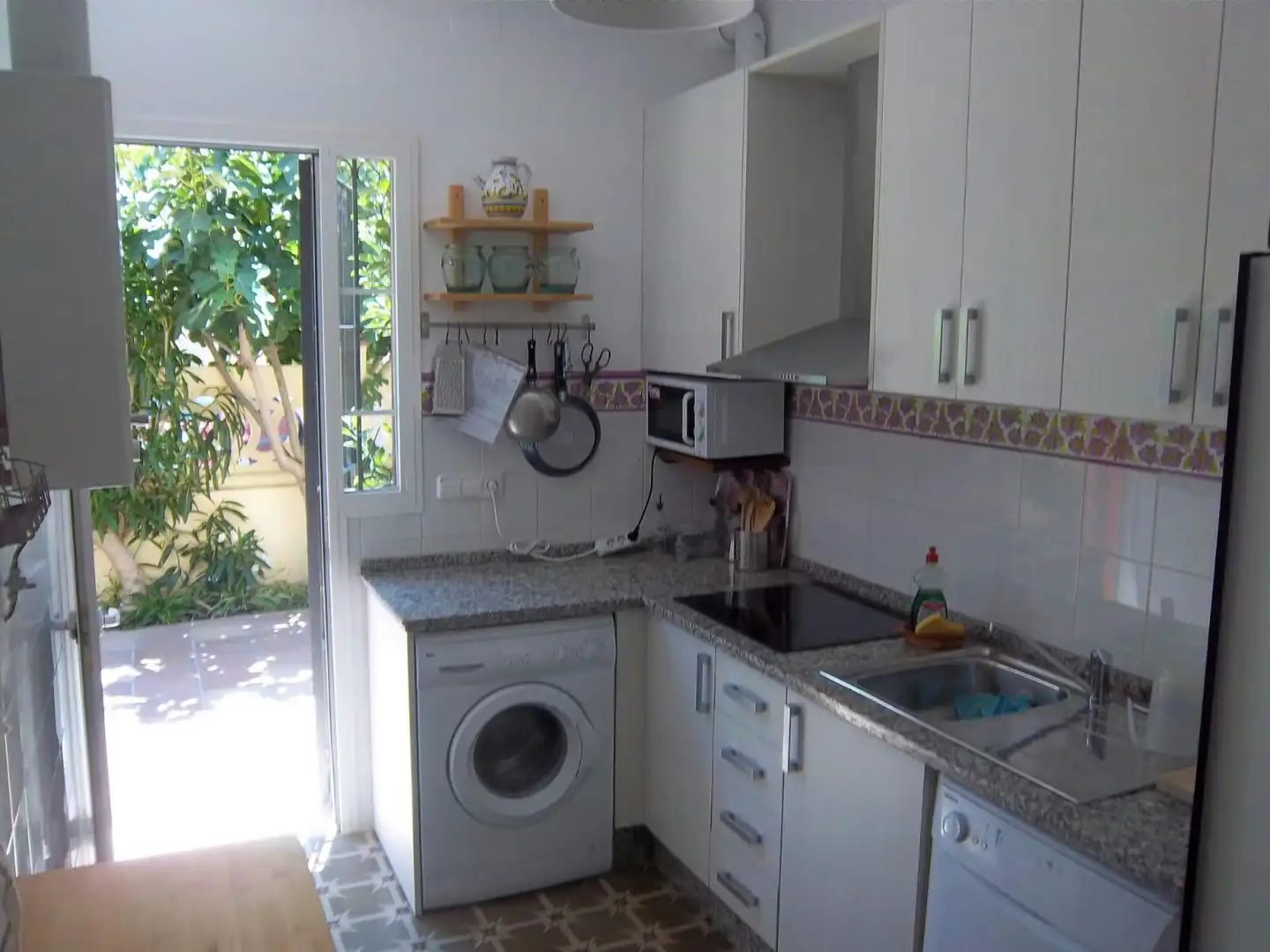 Cocina de Casa adosada de alquiler en Sanlúcar de Barrameda con Aire acondicionado, Calefacción y Jardín privado