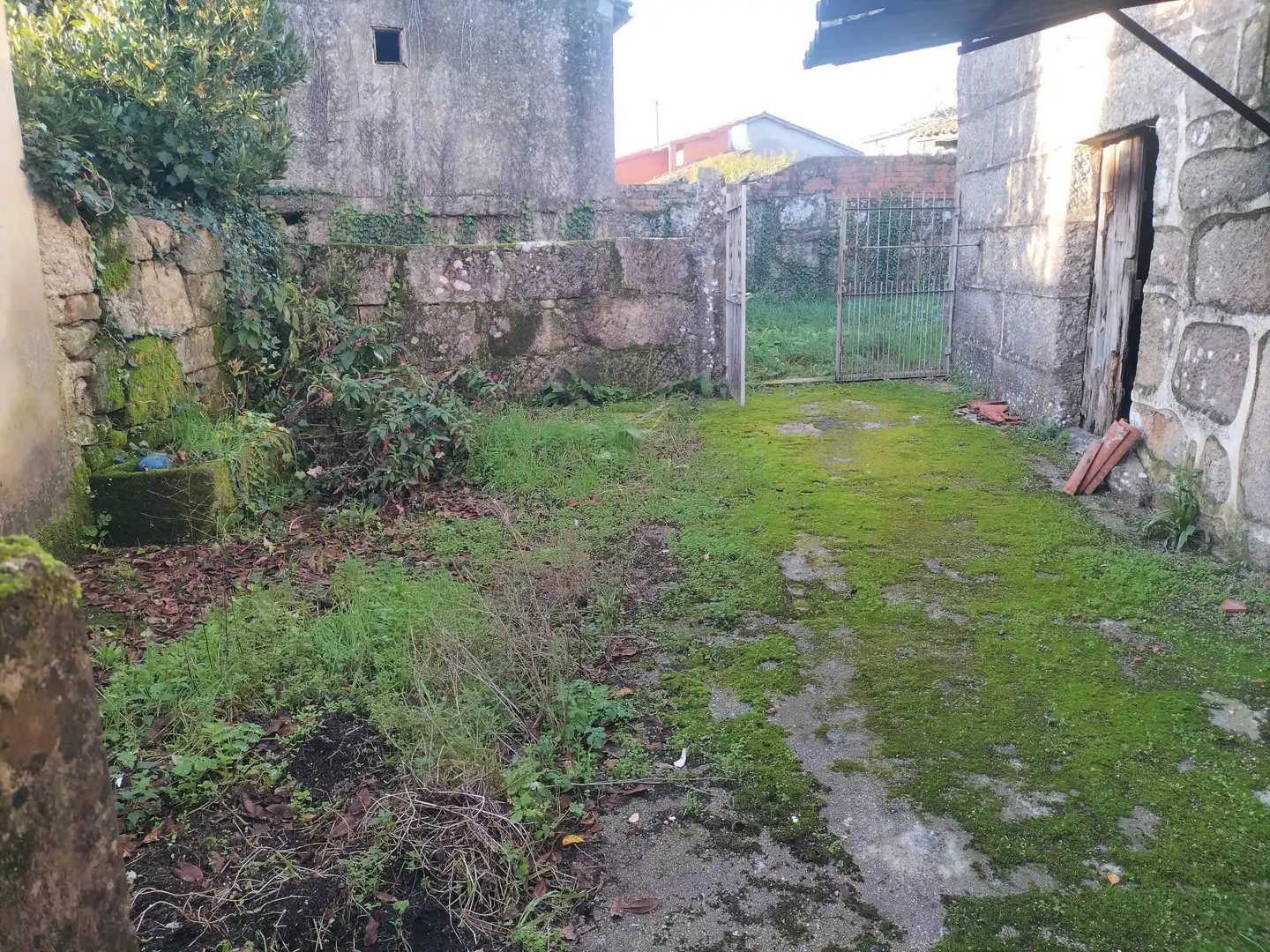 Country homes for sale in Amoeiro  with Private garden