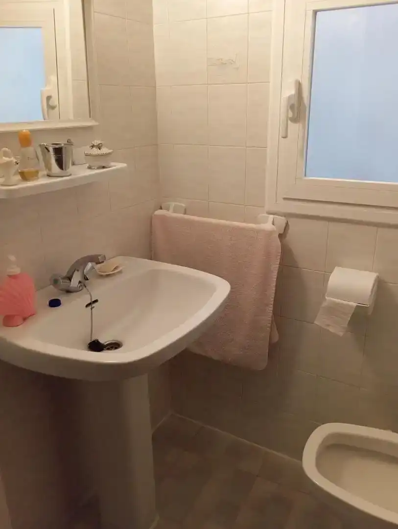 Bathroom of Flat for rent in El Cañavate    with Air Conditioner, Furnished and Oven