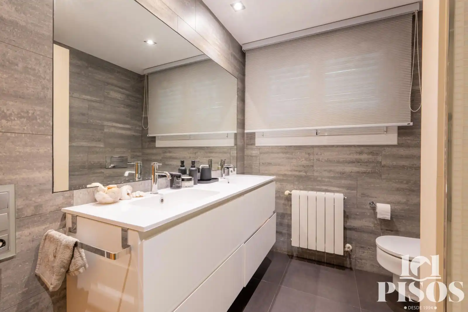 Bathroom of Flat for sale in Sant Cugat del Vallès  with Air Conditioner, Heating and Private garden