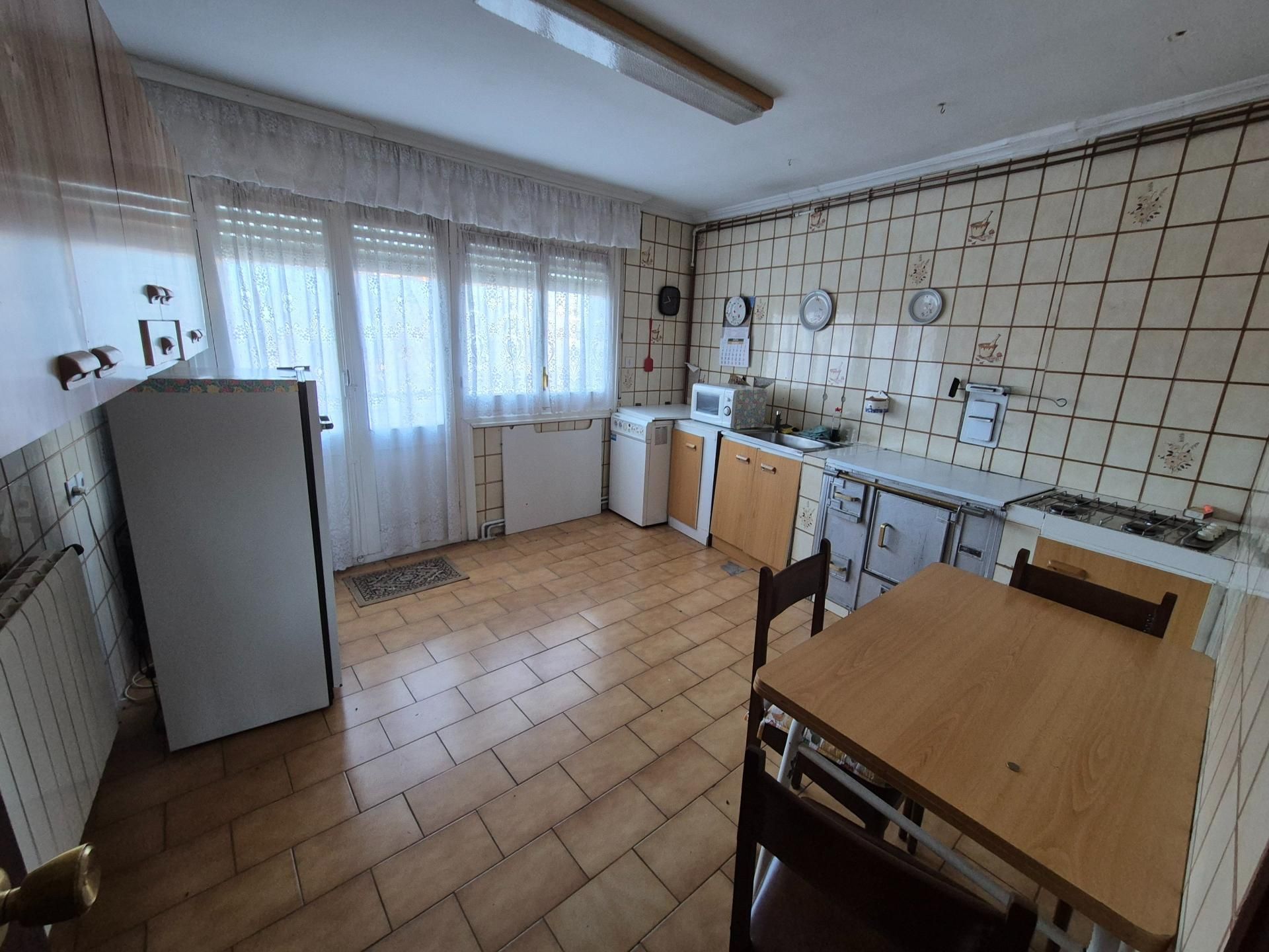 Kitchen of Flat for sale in Almanza  with Heating, Terrace and Balcony