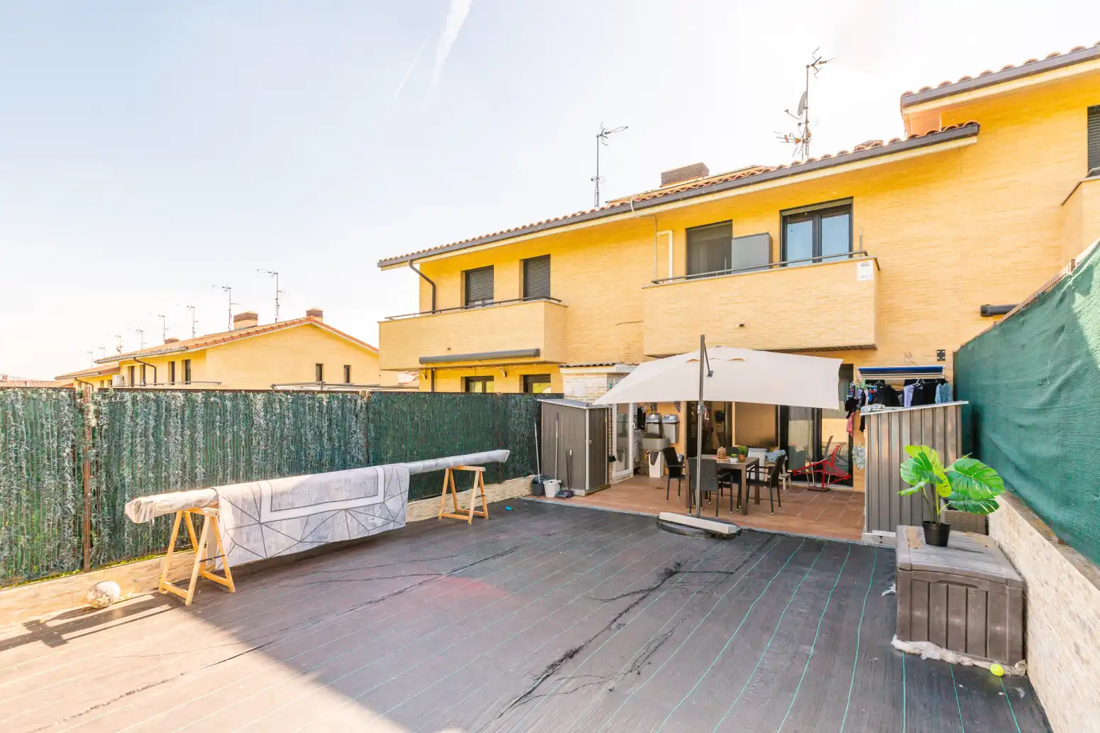 Terraza de Casa adosada en venta en Valle de Elorz / Elortzibar con Aire acondicionado, Calefacción y Jardín privado