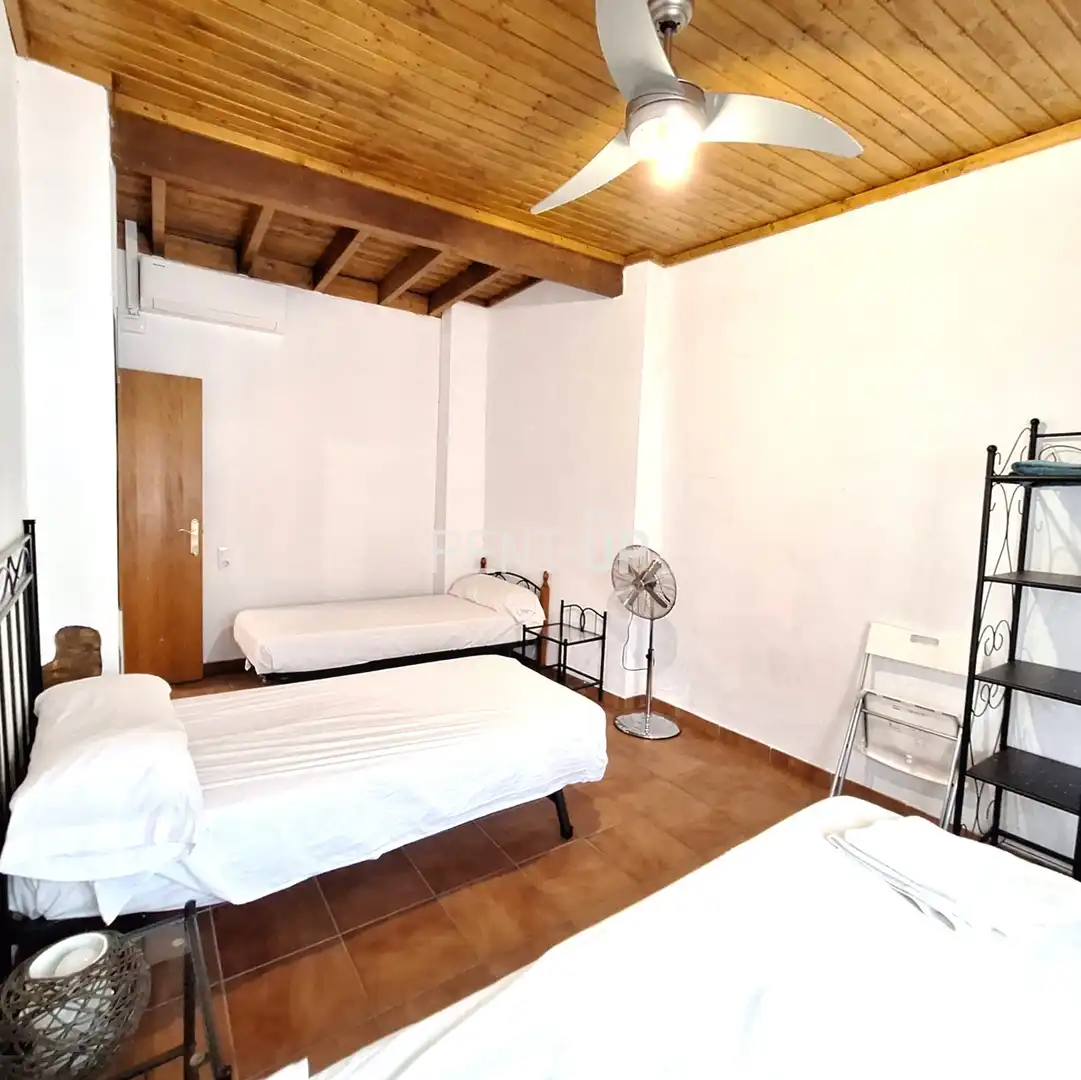 Dormitori de Casa o xalet en venda en Rotglà i Corbera amb Terrassa, Moblat i Balcó