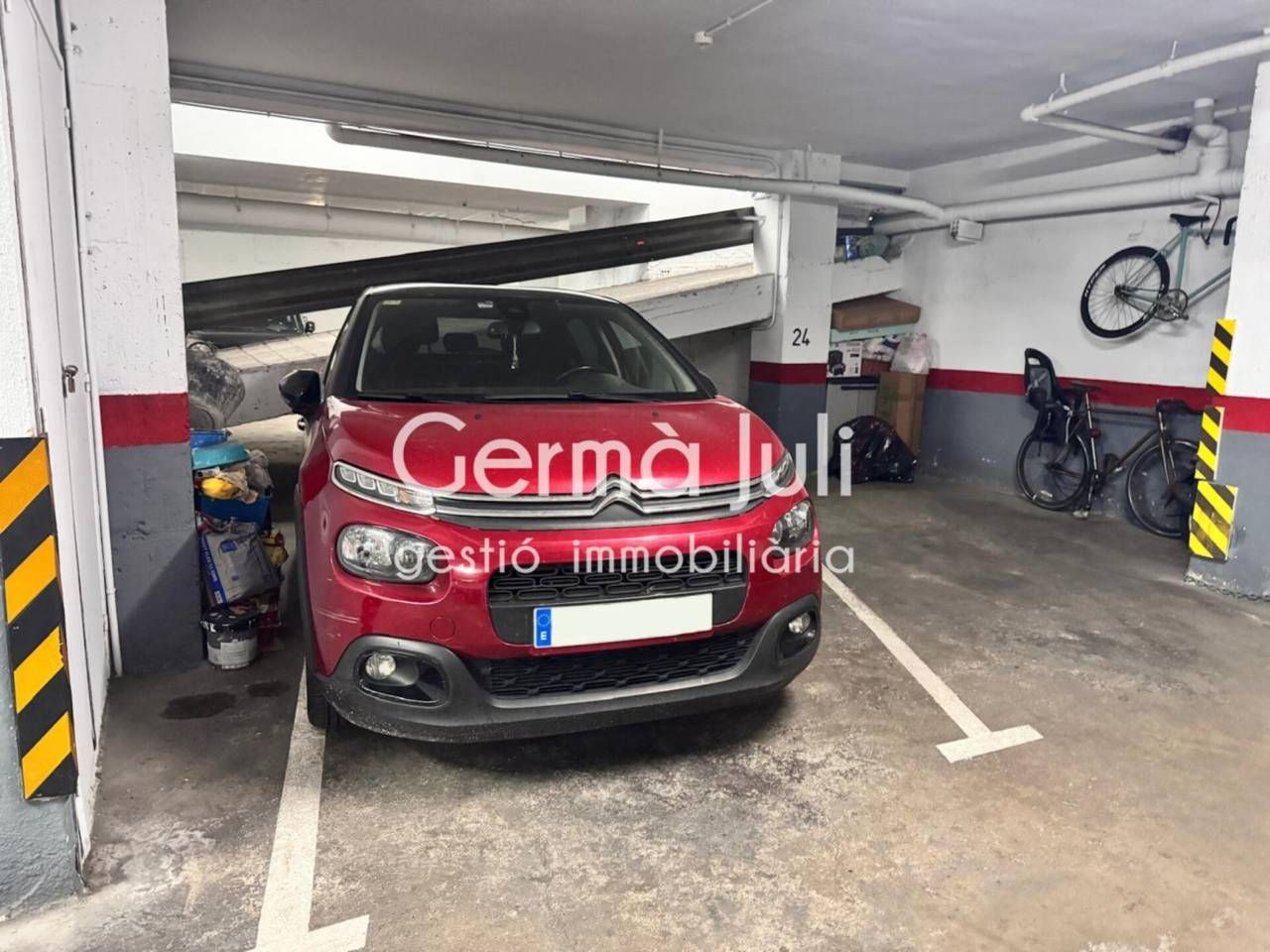 Aparcament de Garatge en venda en Badalona