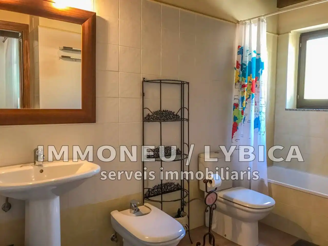 Baño de Casa o chalet en venta en Bellver de Cerdanya con Calefacción, Parquet y Terraza