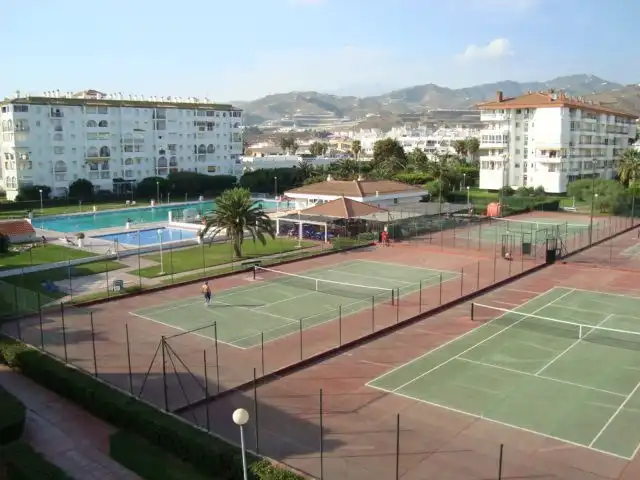 Außenansicht von Wohnungen zum Verkauf in Torrox mit Klimaanlage, Terrasse und Möbliert