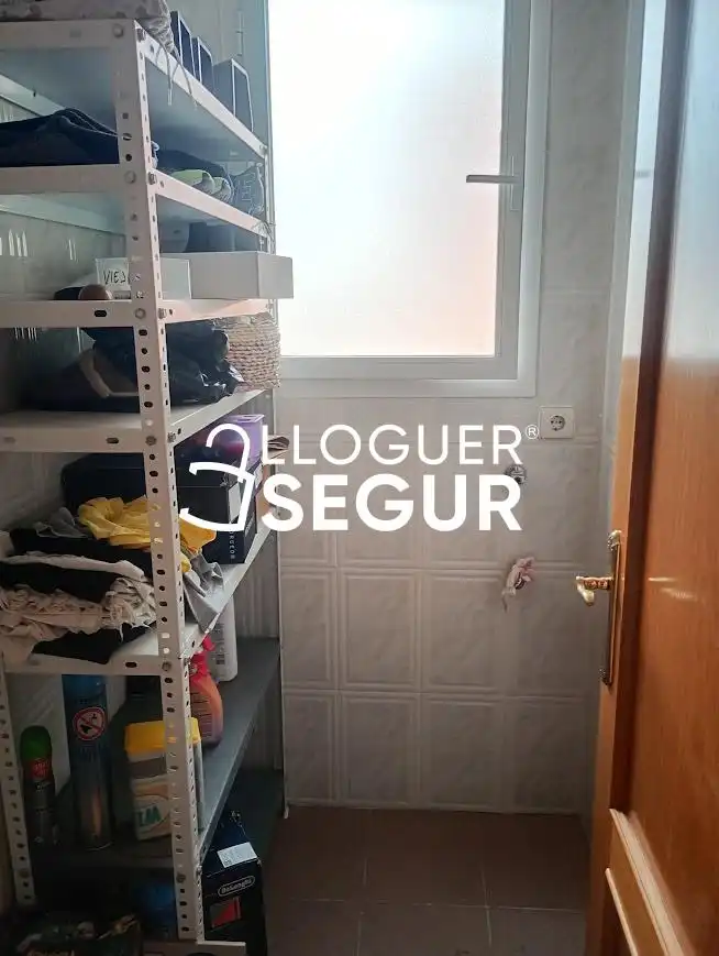 Flat for rent in Carlas Martí y Vilá, Centre