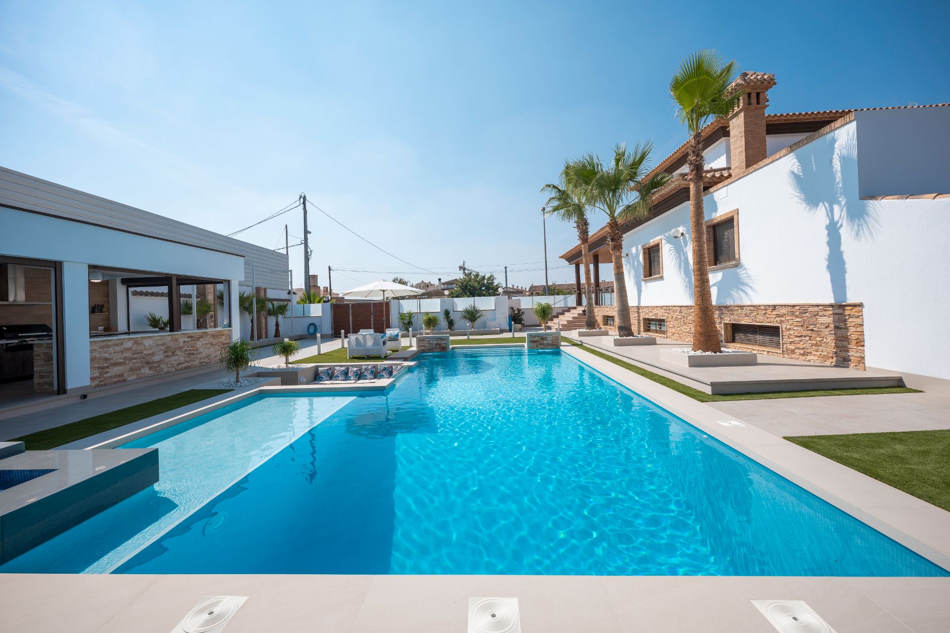 Swimming pool of House or chalet for sale in  Murcia Capital  with Air Conditioner, Heating and Private garden