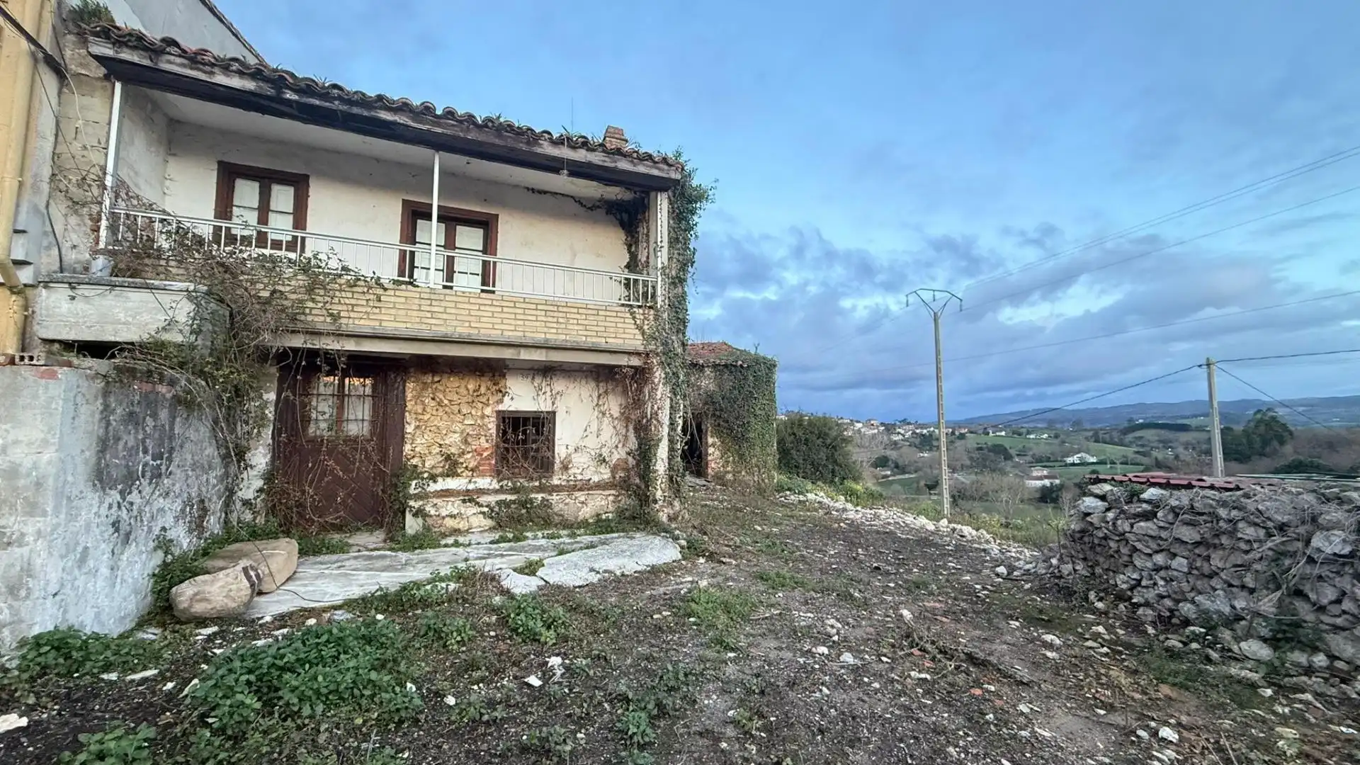 Residencial en venda en Valdáliga