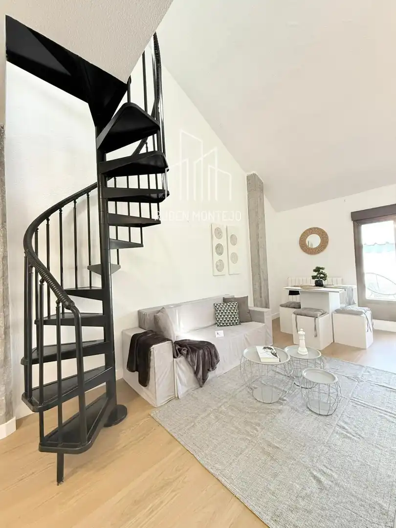 Sala de estar de Dúplex en venta en Villamayor con Calefacción, Terraza y Balcón