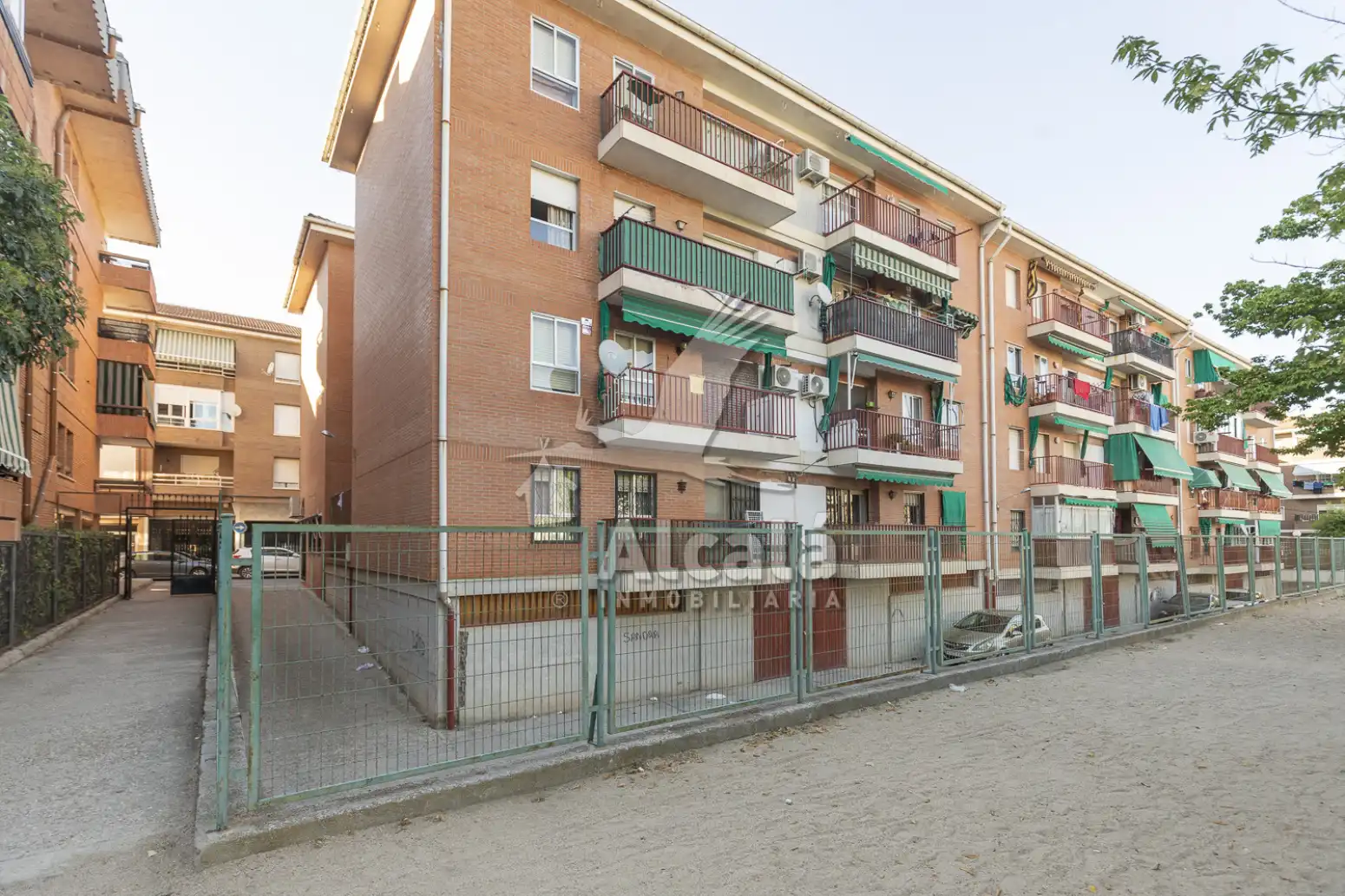 Vista exterior de Pis en venda en Ocaña amb Calefacció i Terrassa