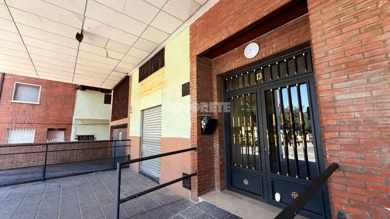 Vista exterior de Piso en venta en Guadalajara con Calefacción, Parquet y Terraza