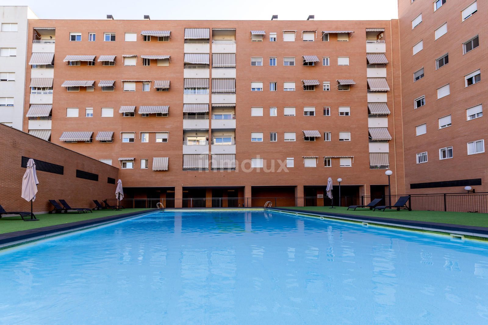 Piscina de Pis en venda en Alicante / Alacant amb Aire condicionat, Calefacció i Terrassa
