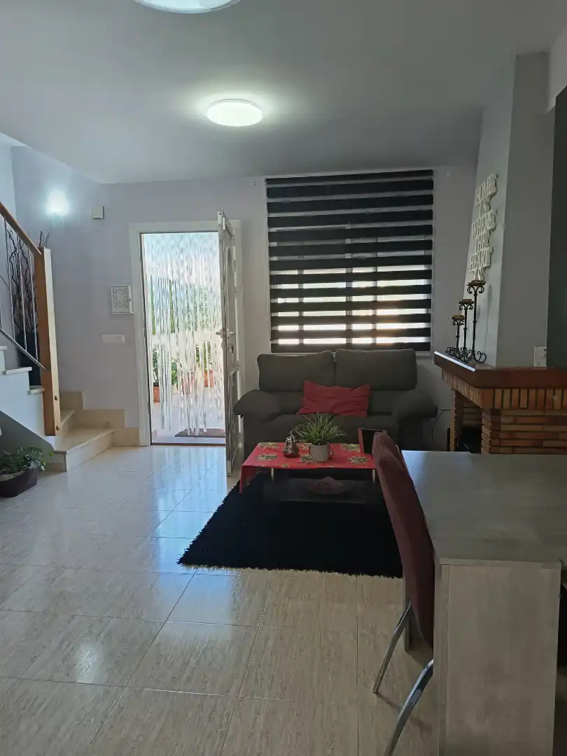 Sala de estar de Casa adosada en venta en Almazora / Almassora con Aire acondicionado, Calefacción y Terraza
