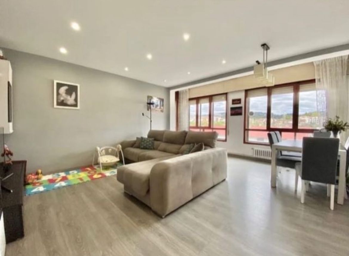 Sala de estar de Piso en venta en Pontevedra Capital  con Amueblado