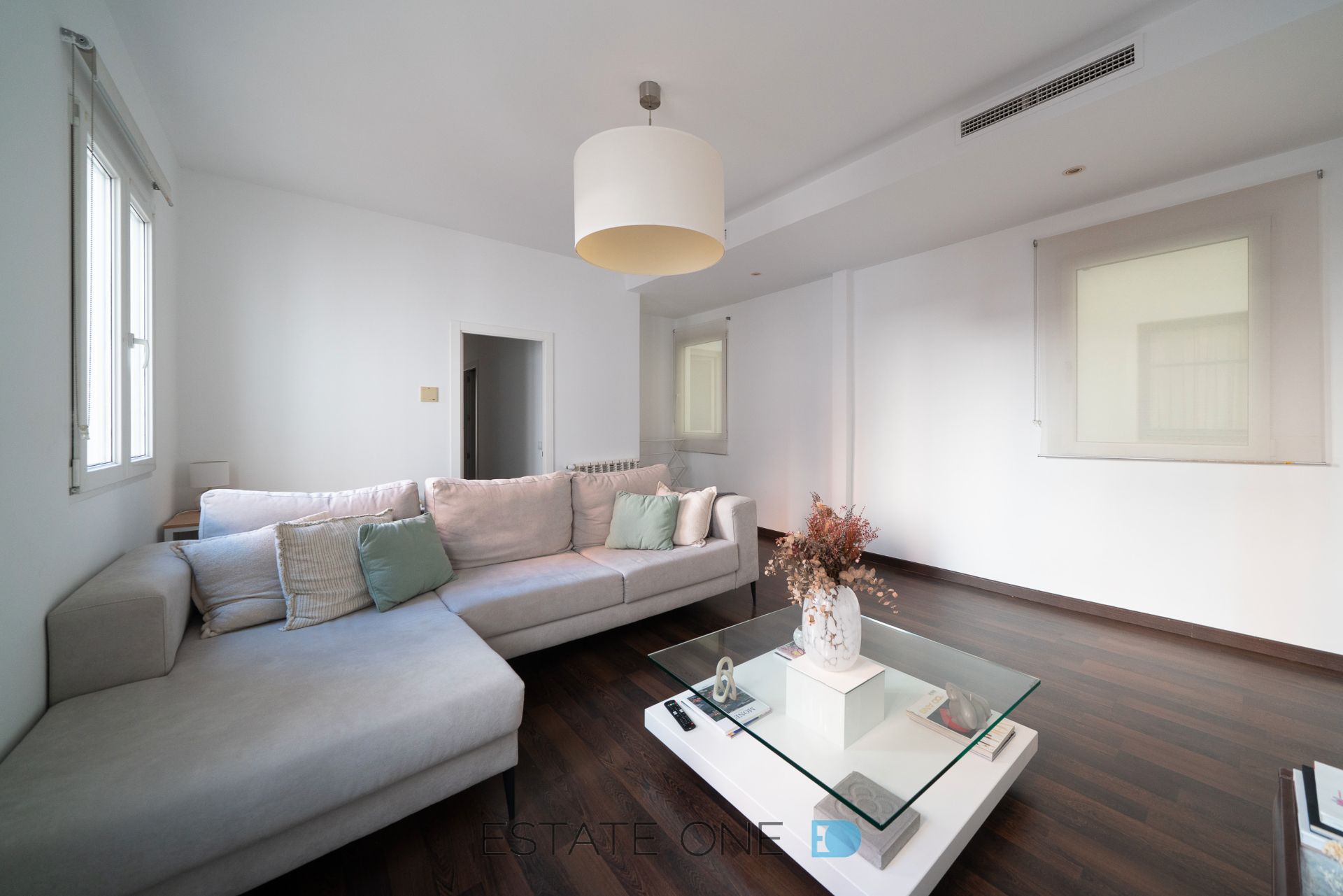 Living room of Flat for sale in  Madrid Capital  with Air Conditioner, Heating and Terrace