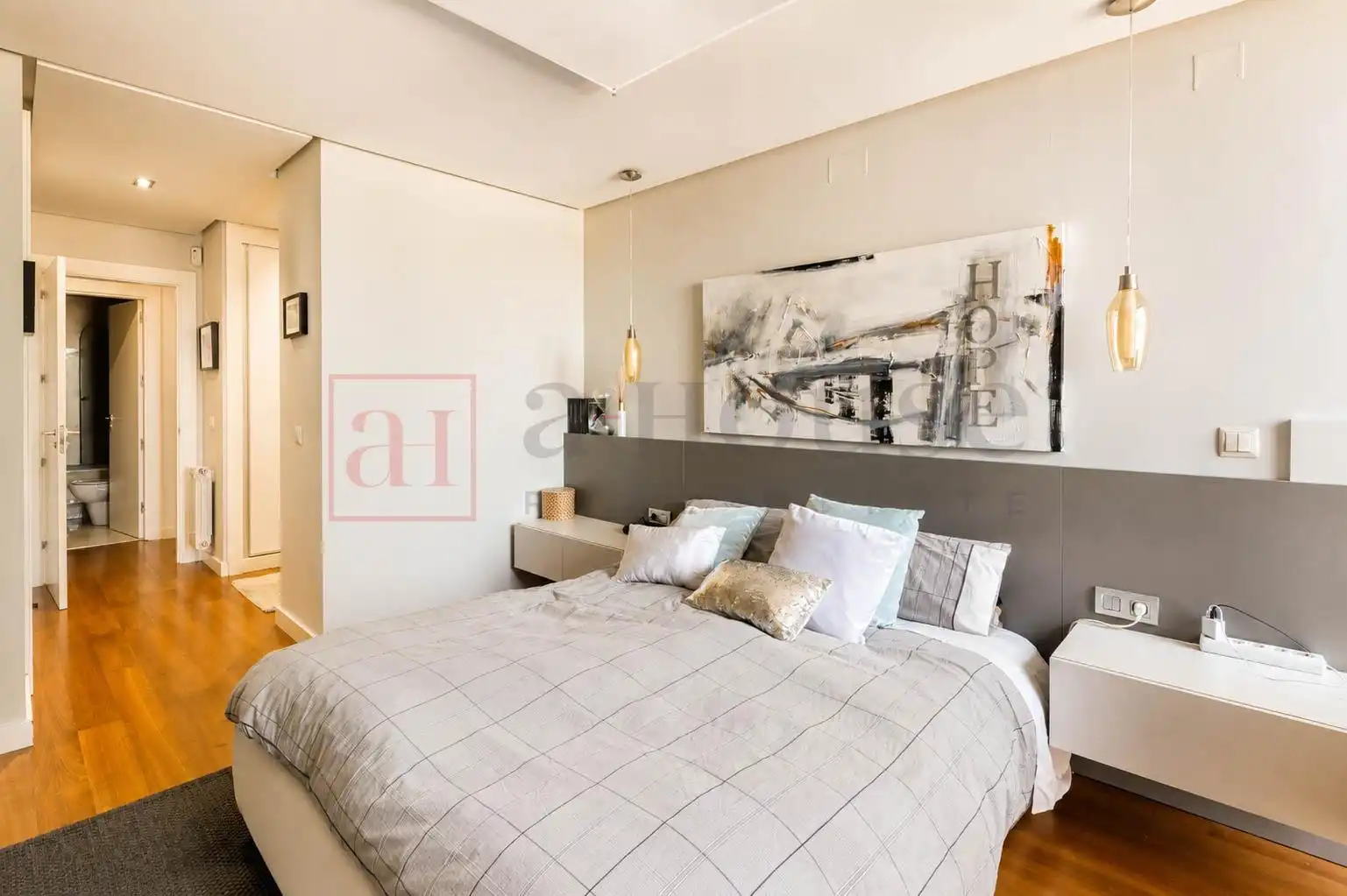 Habitación de Planta baja en venta en Madrid con Aire acondicionado, Calefacción y Jardín privado