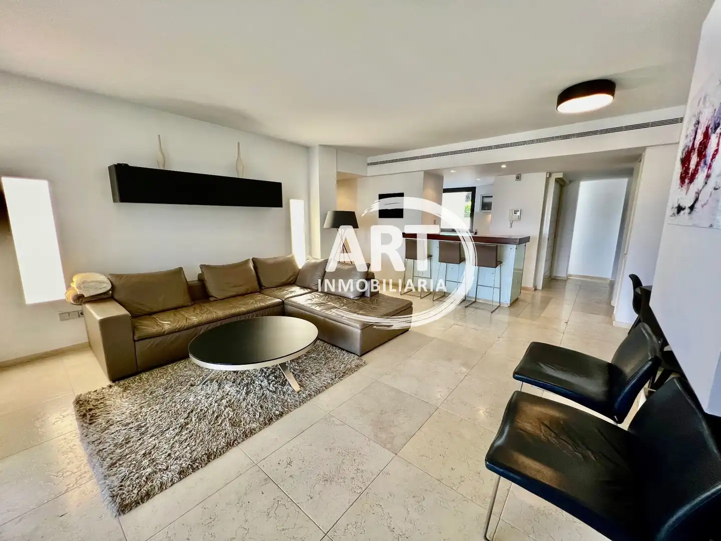 Vista exterior de Apartament en venda en Benahavís amb Aire condicionat, Calefacció i Jardí privat