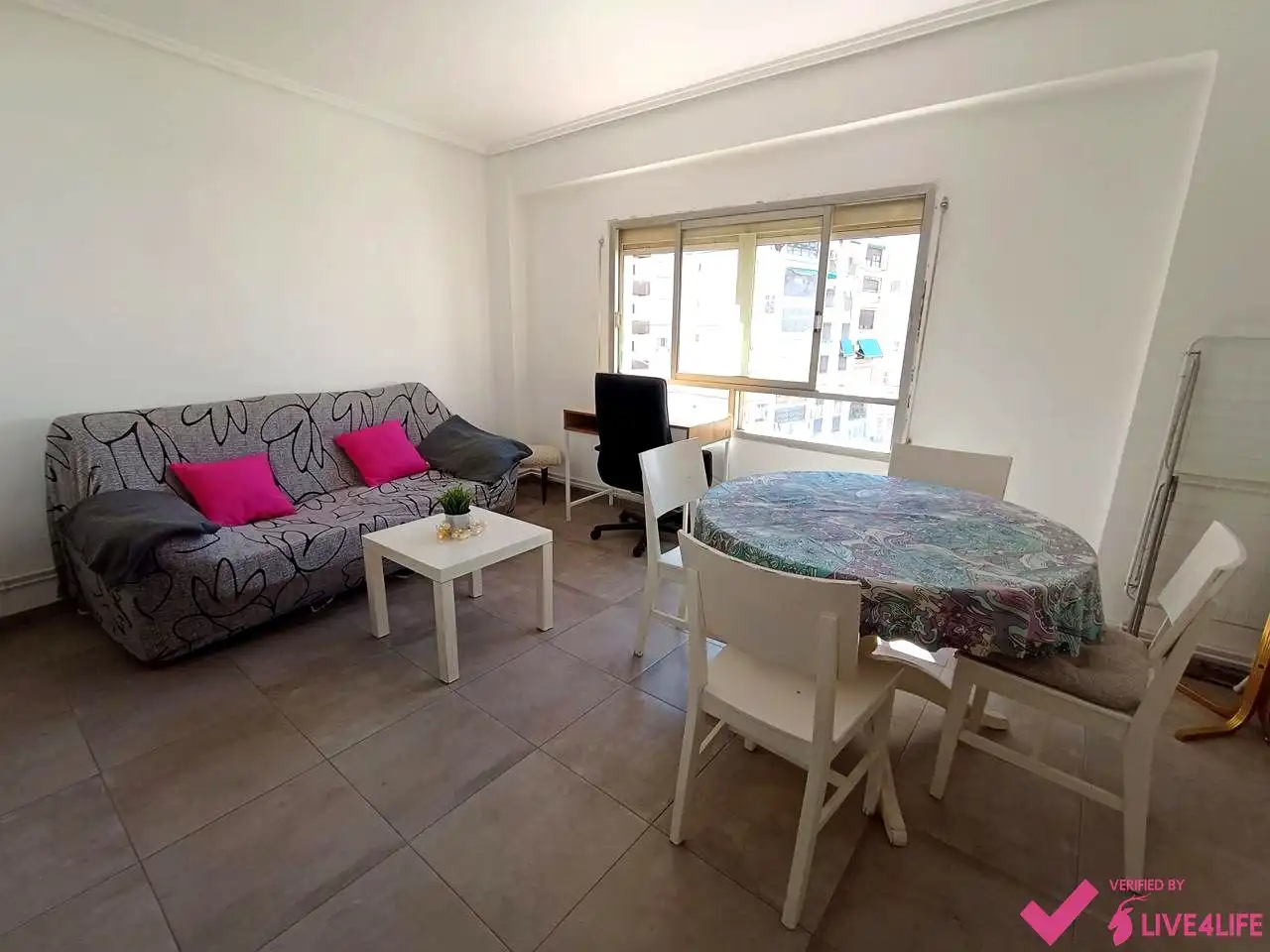 Living room of Flat for share in Valencia  with Heating and Furnished