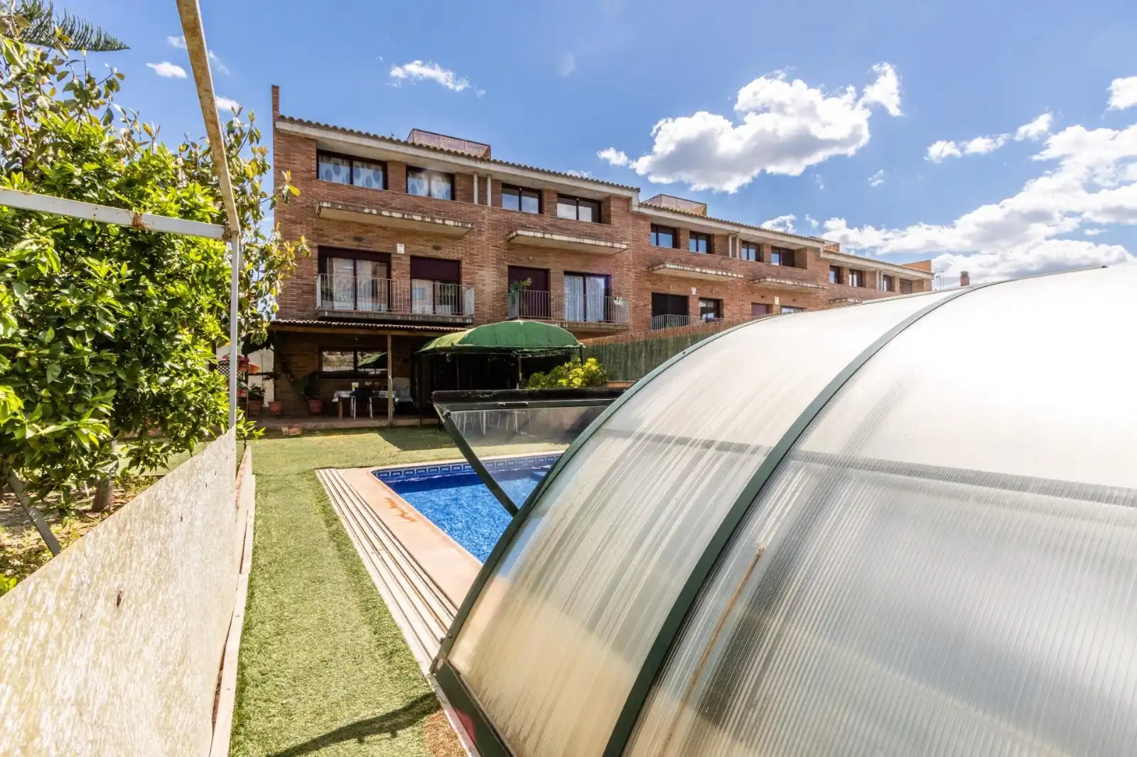 Swimming pool of Detached homes for sale in Castellar del Vallès  with Heating and Swimming Pool