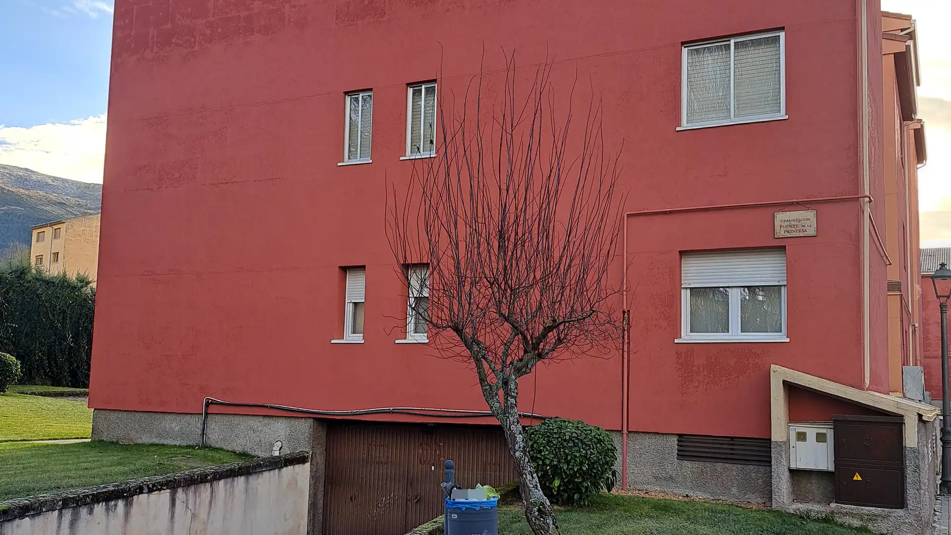 Garage zur Miete in Paseo Pocillo, Real Sitio de San Ildefonso