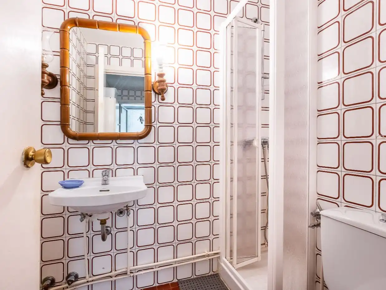 Baño de Piso en venta en  Madrid Capital con Terraza y Balcón