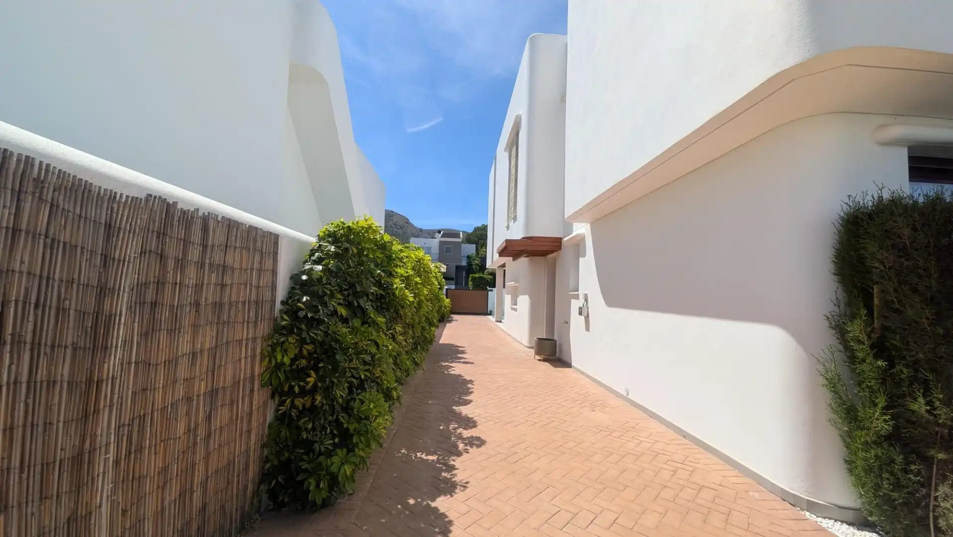 Exterior view of Houses for sale in L'Alfàs del Pi  with Air Conditioner, Heating and Terrace
