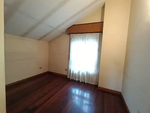 Casa o chalet en venta en Vigo  con Calefacción, Jardín privado y Parquet