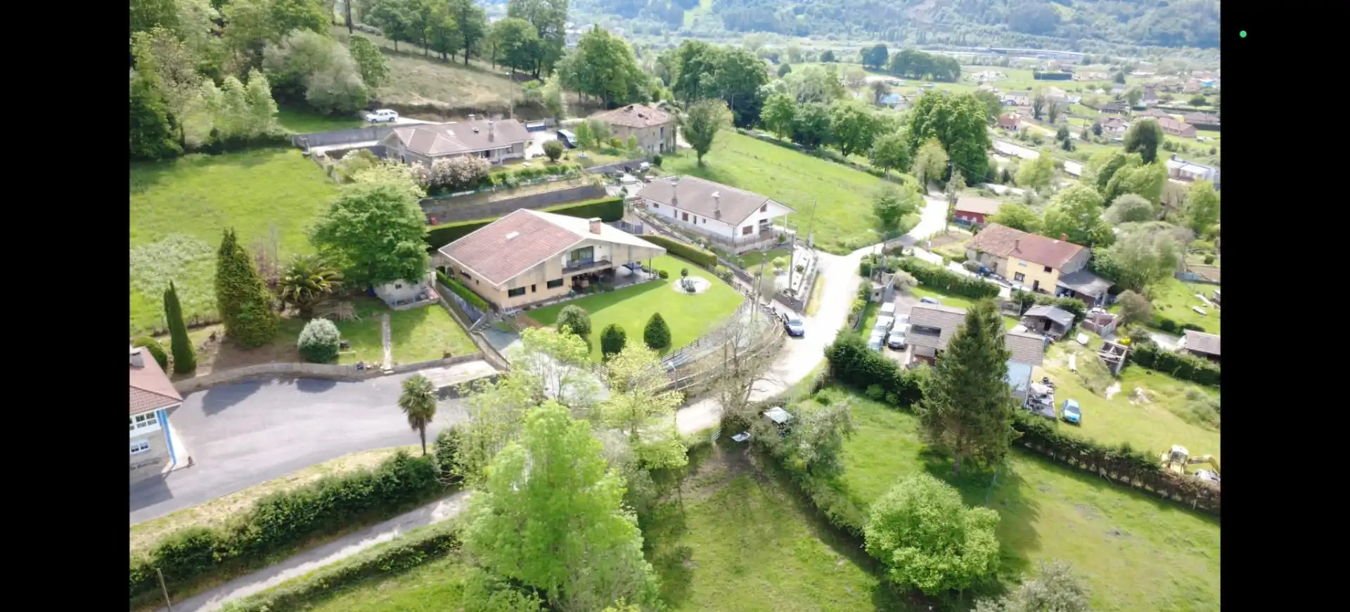 Vista exterior de Casa o xalet en venda en Siero amb Jardí privat, Terrassa i Traster