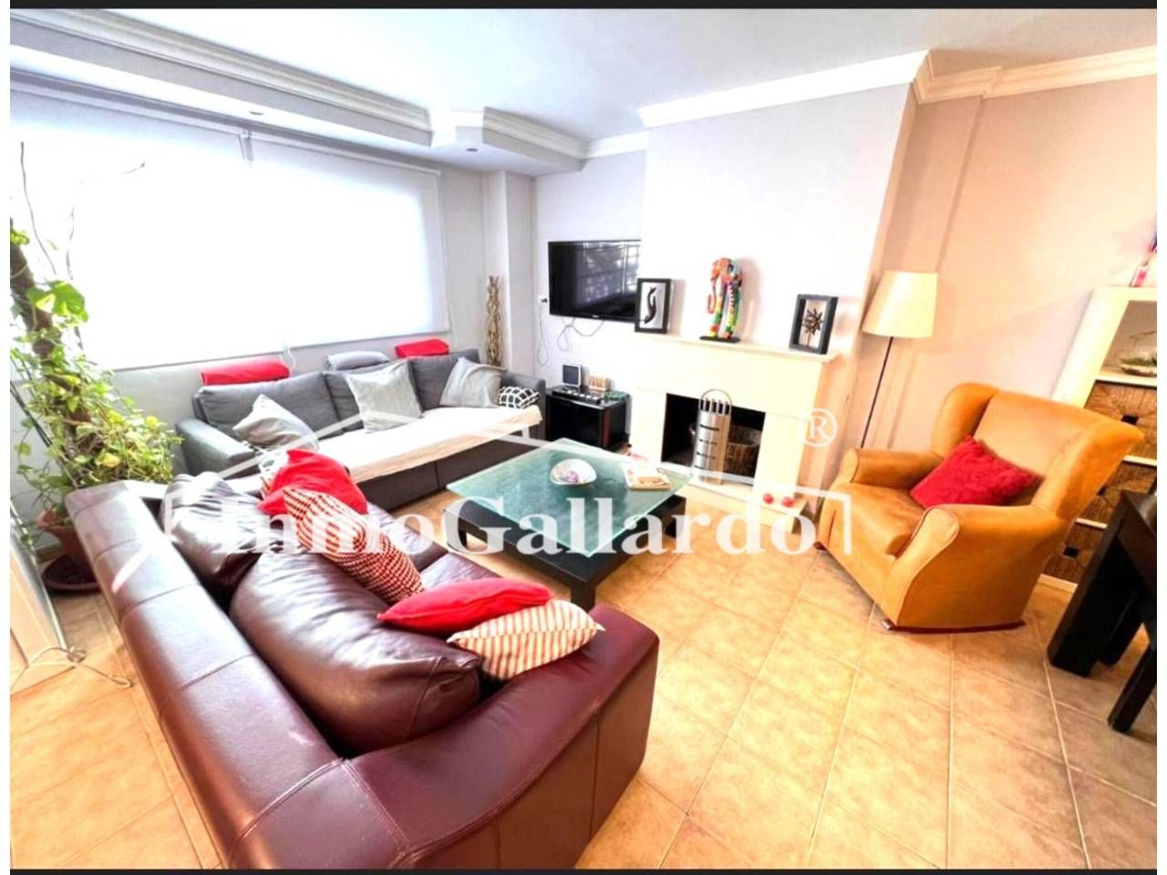 Sala d'estar de Casa adosada en venda en Rincón de la Victoria amb Aire condicionat, Terrassa i Piscina comunitària