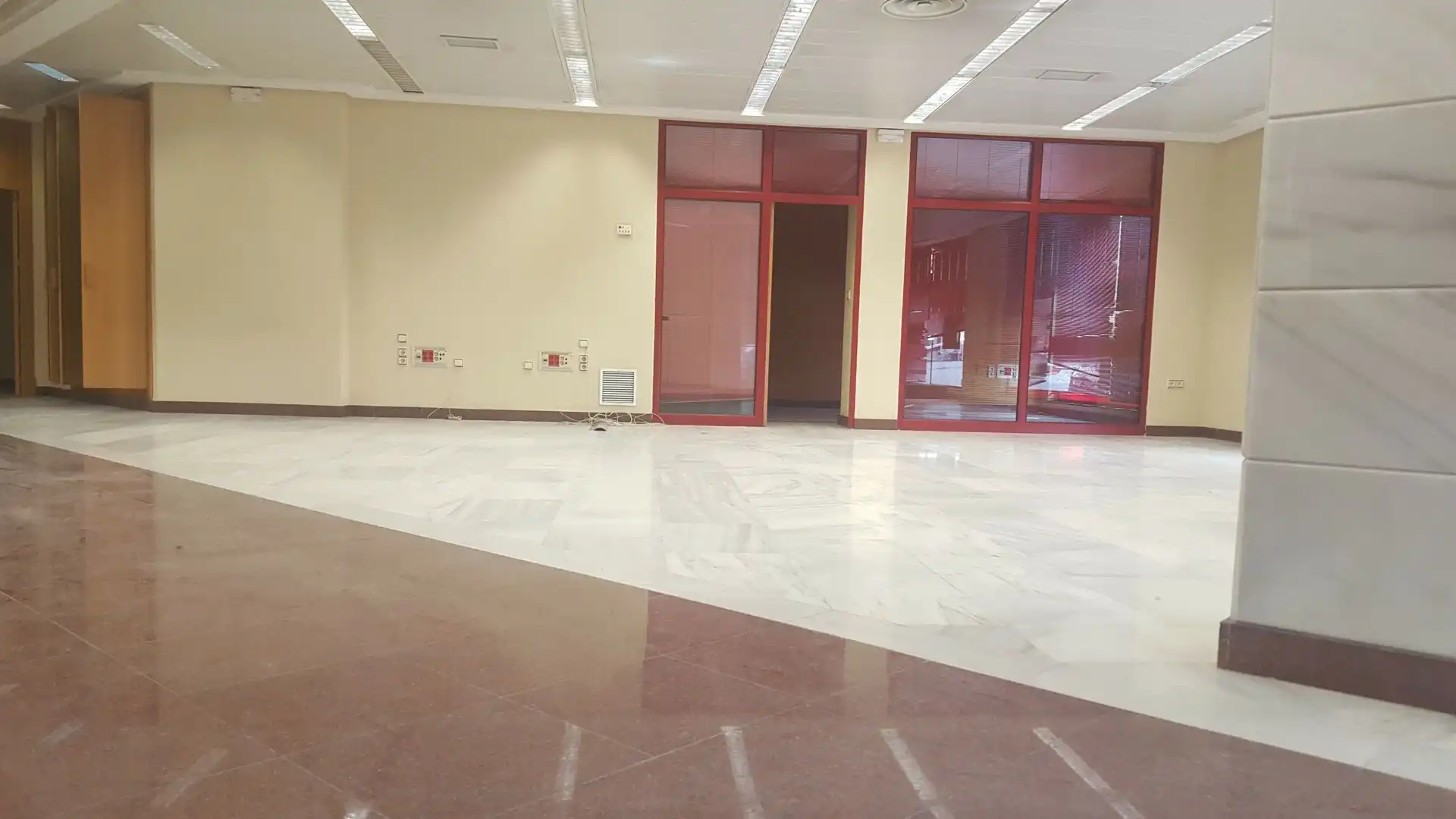 Local comercial en venda a Avenida Guardia Civil 48, imagen 3