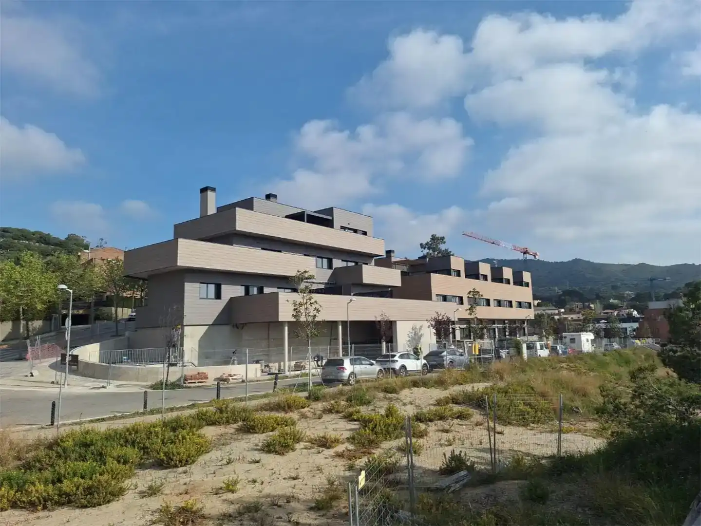 Vista exterior de Pis en venda en Tiana amb Aire condicionat, Jardí privat i Parquet