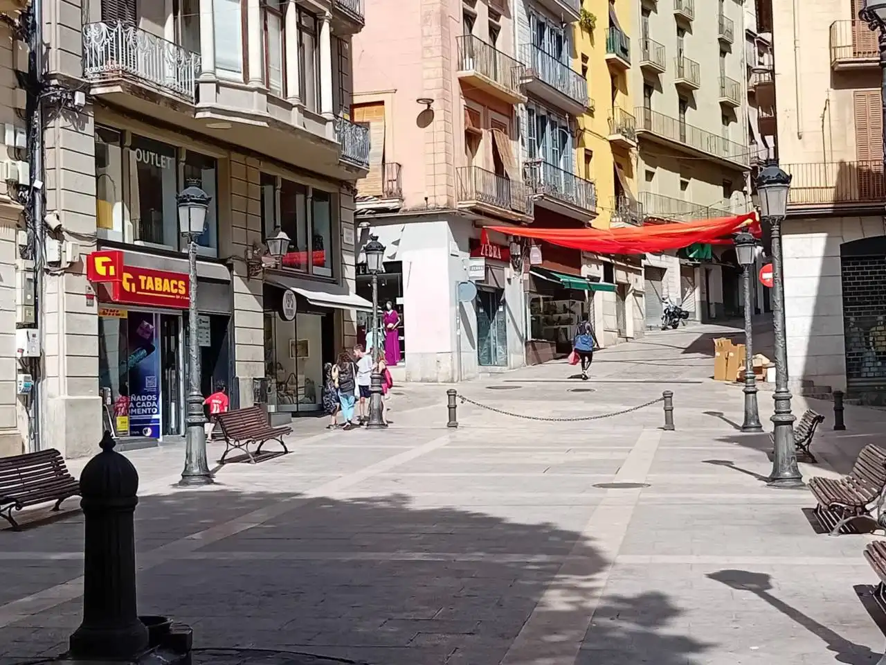 EDIFICIO EN VENTA EN ZONA COMERCIAL EN CALLE EL BORN MANRESA, imagen 2