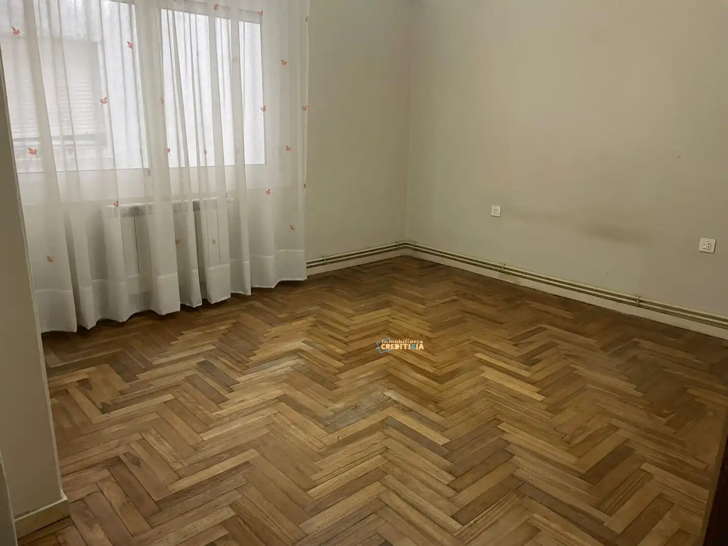 Dormitori de Pis en venda en Vigo  amb Calefacció, Traster i Balcó
