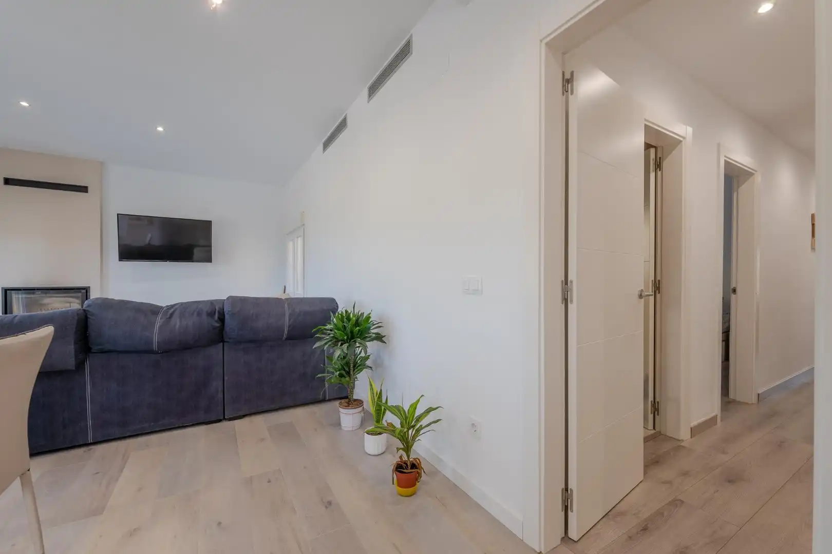 Sala de estar de Casa o chalet en venta en Bàscara con Aire acondicionado, Jardín privado y Parquet