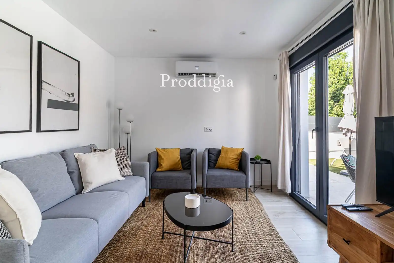 Living room of Houses for rent in Sant Cugat del Vallès  with Air Conditioner, Storage room and Swimming Pool