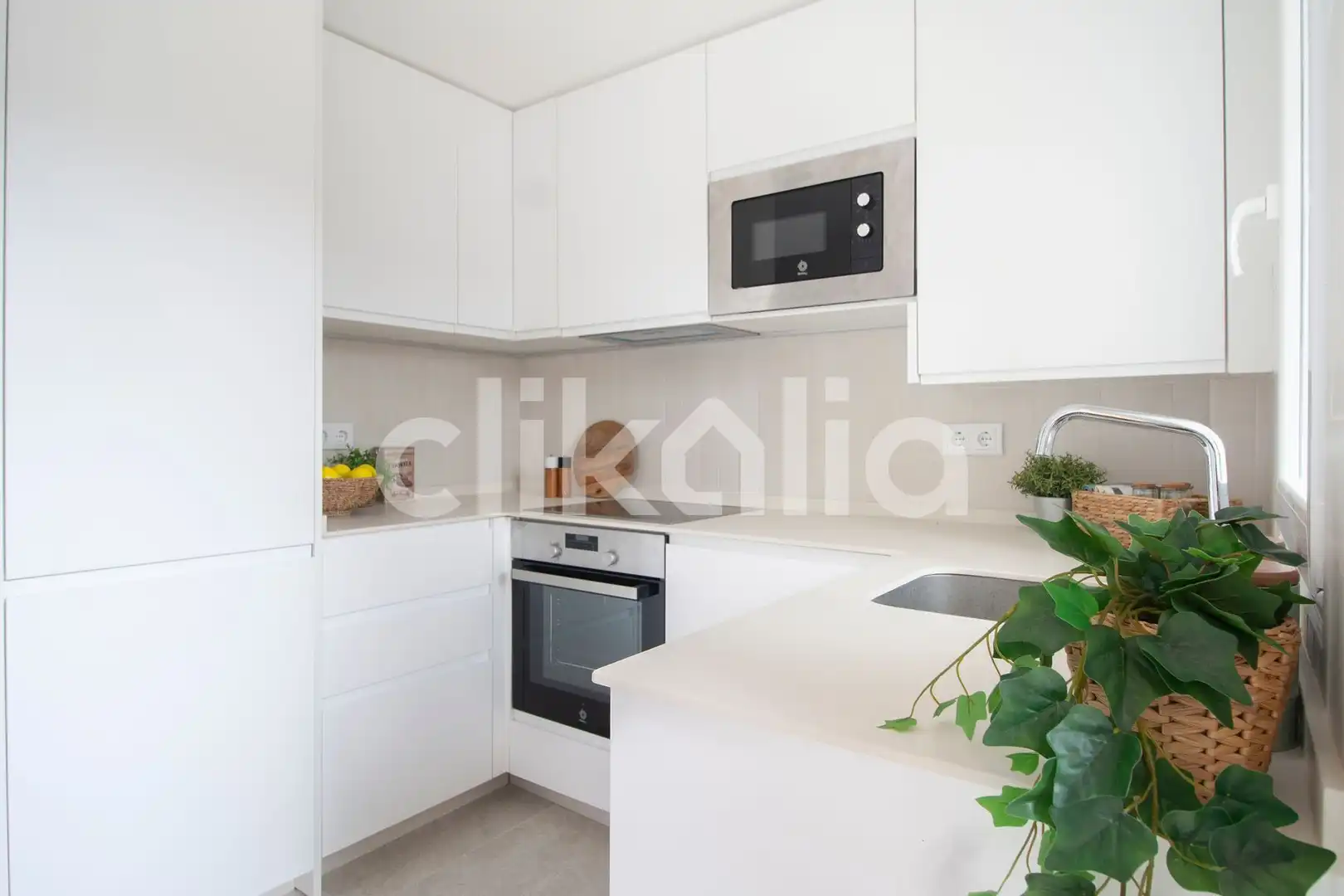 Kitchen of Flat for sale in Marbella  with Air Conditioner, Private garden and Terrace