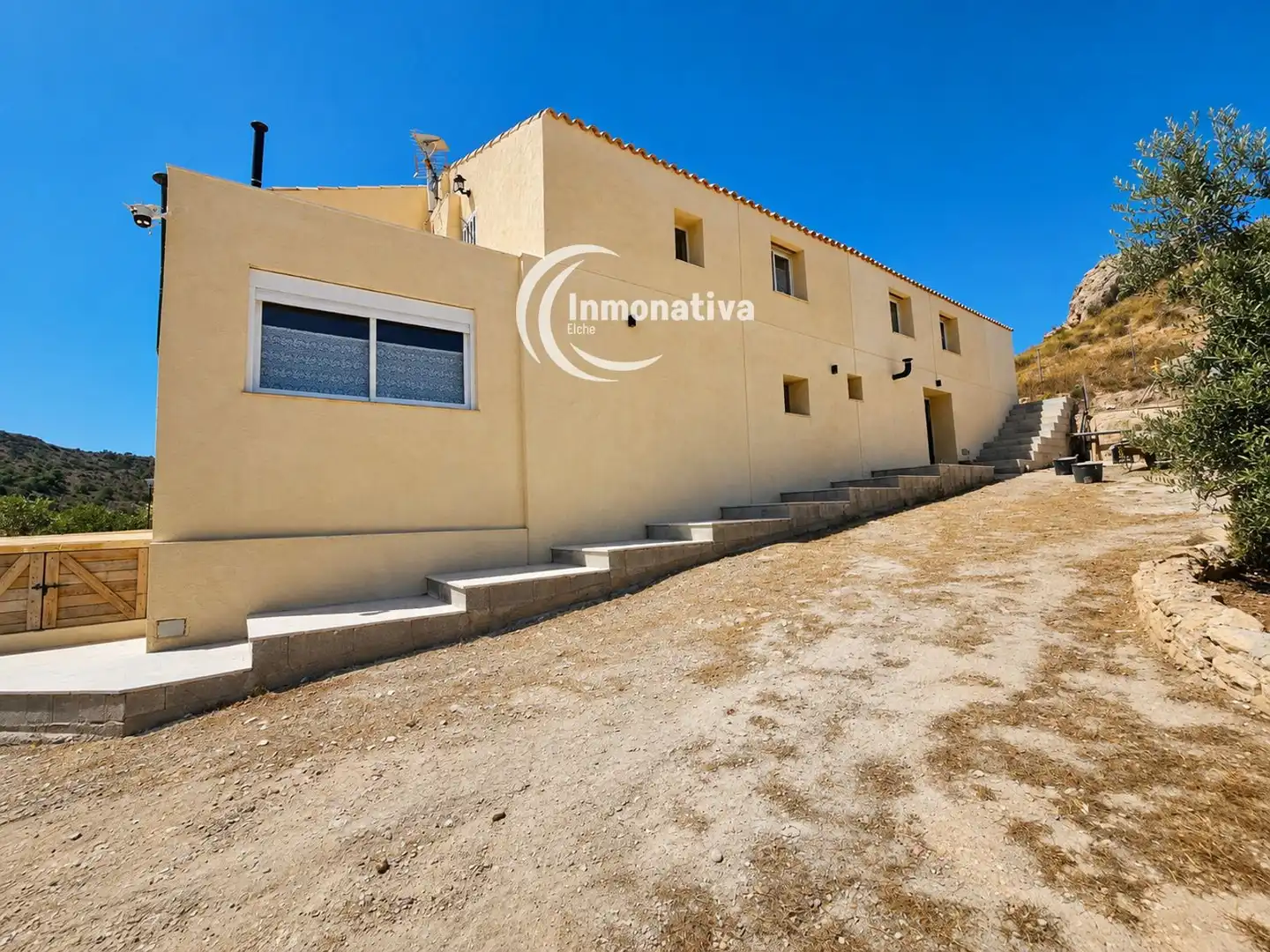Exterior view of Houses for sale in Pedanías Oeste