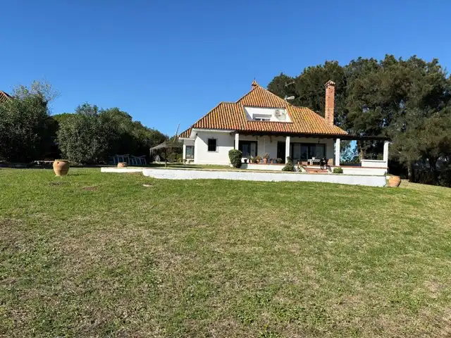 Jardí de Casa o xalet en venda en Algeciras amb Aire condicionat, Jardí privat i Parquet