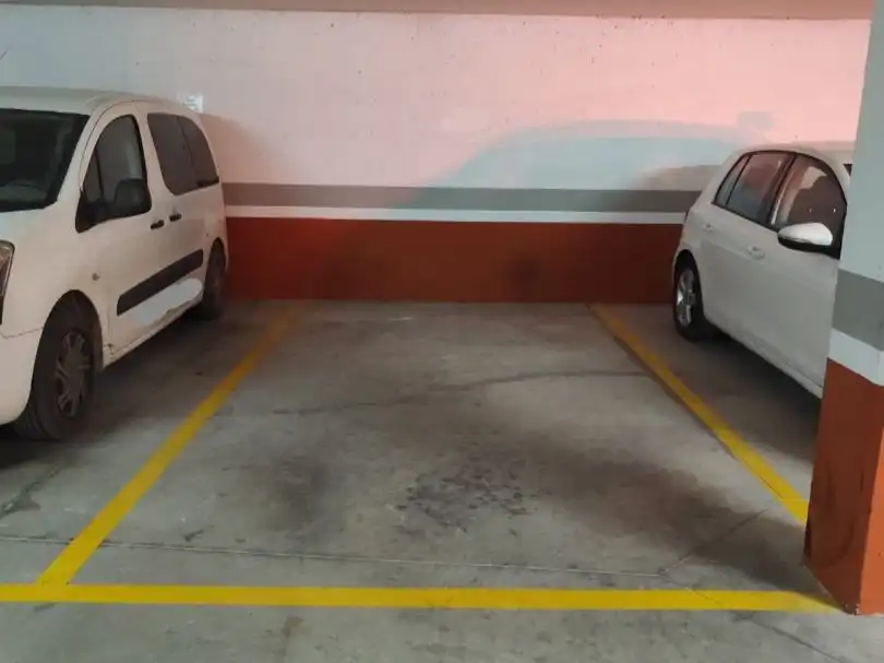 Parkplatz von Garage zur Miete in Lorca