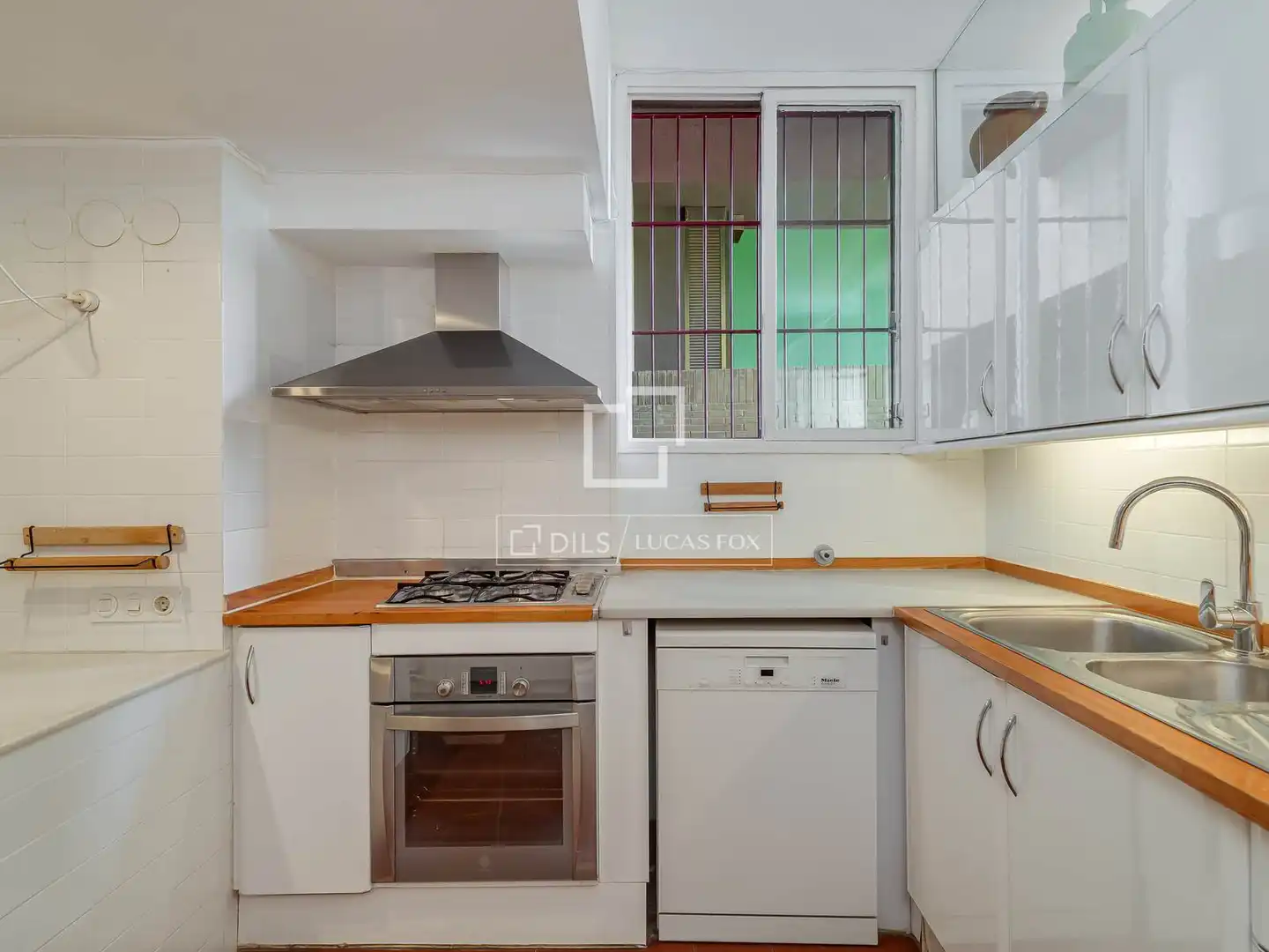 Cocina de Casa o chalet de alquiler en Barcelona con Aire acondicionado, Calefacción y Jardín privado