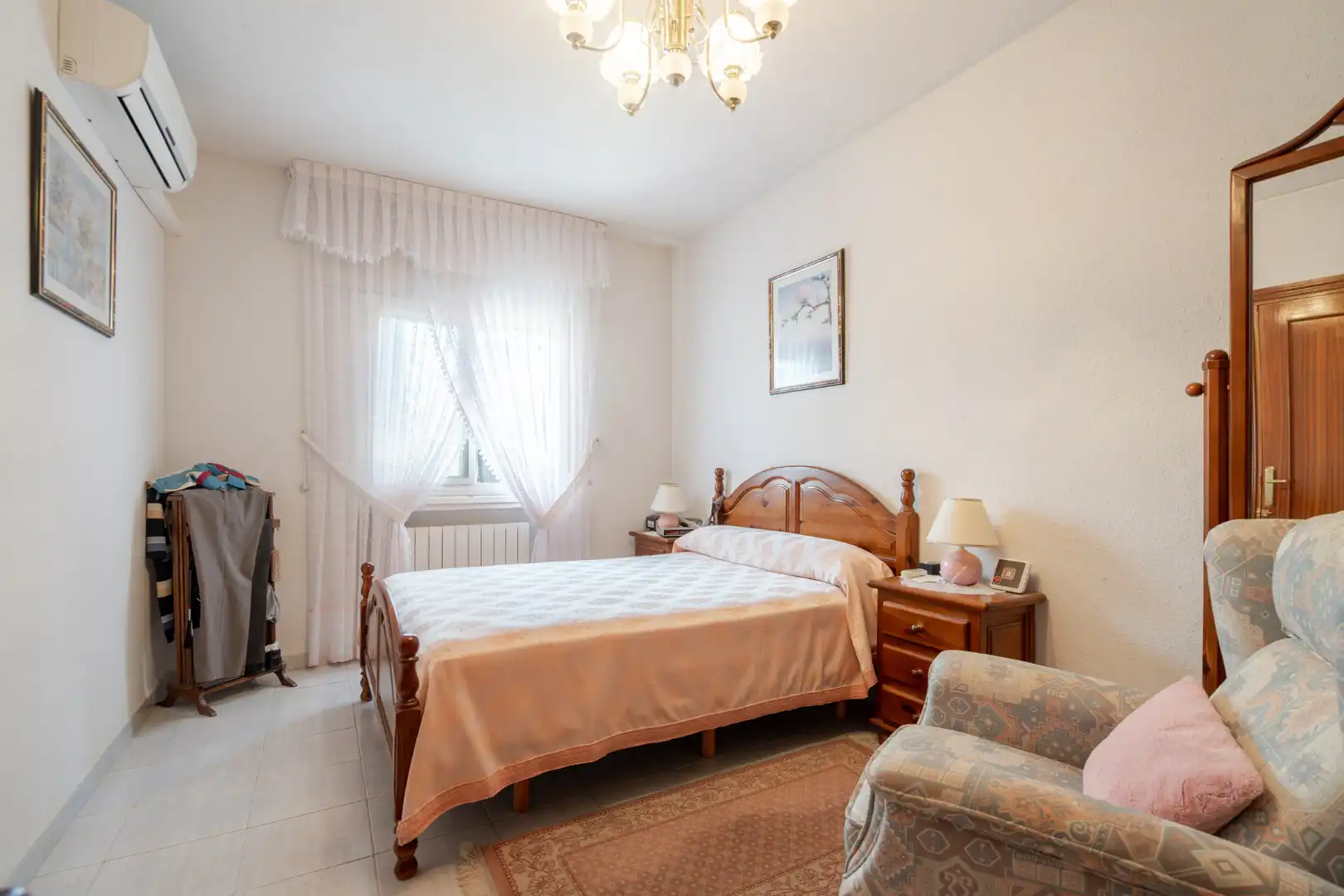 Bedroom of Detached homes for sale in El Tiemblo   with Heating, Terrace and Community pool