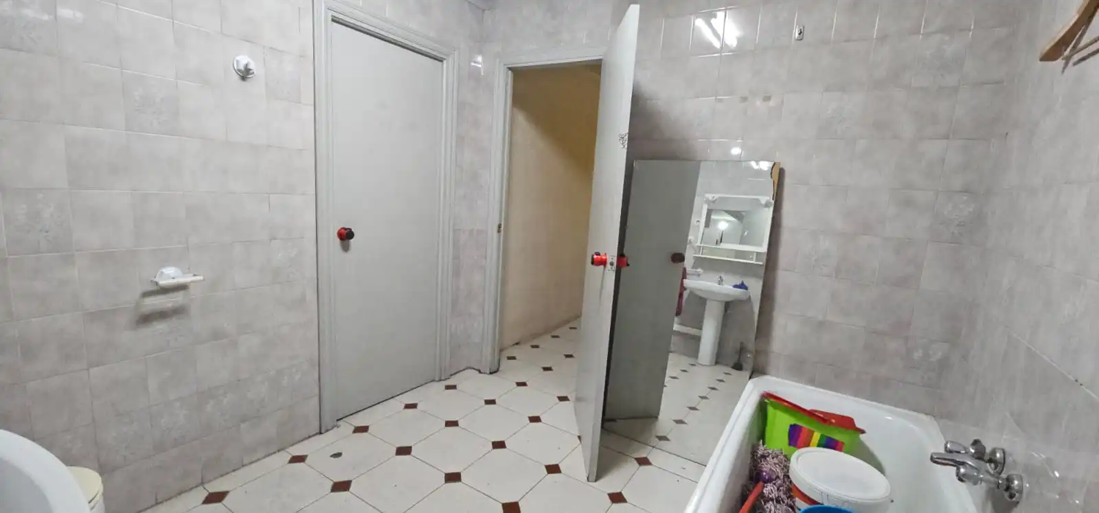 Business premises for sale in Avenida Primero de Mayo, imagen 15