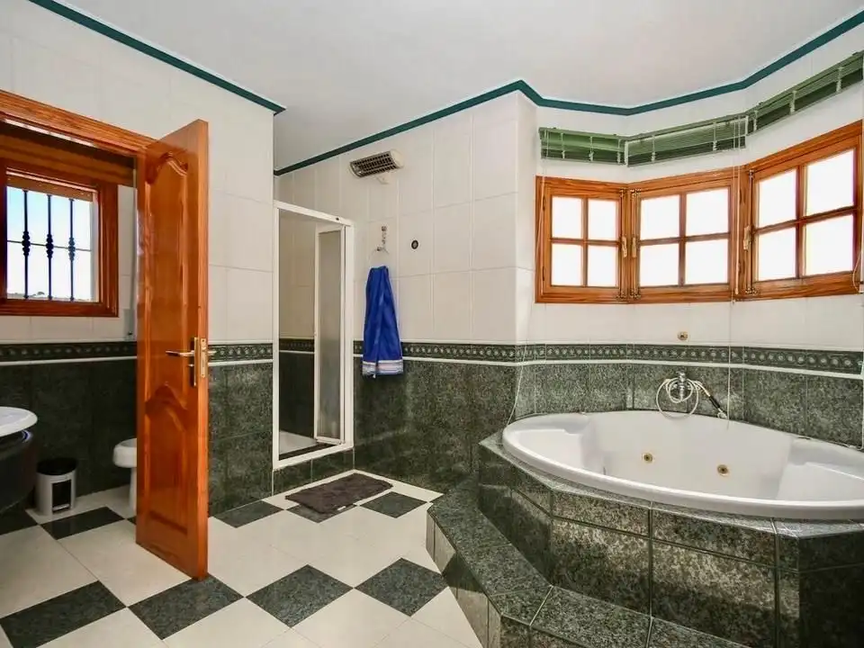 Casa amb jardí en venda a Calle calzada 6, imagen 4