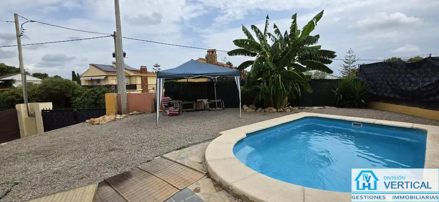 Casa o xalet de lloguer a calle del Sambori, Riba-roja de Túria