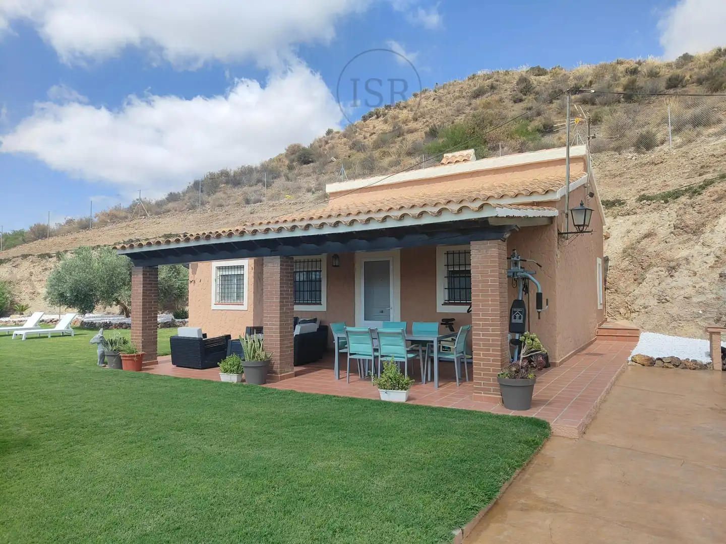Vista exterior de Casa o xalet en venda en Cuevas del Almanzora amb Aire condicionat, Jardí privat i Terrassa