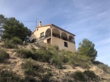 Country house for sale in Parrilla